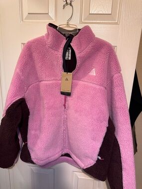Nike ACG sherpa